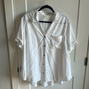 NWT White Shortsleeved Button Down Blouse